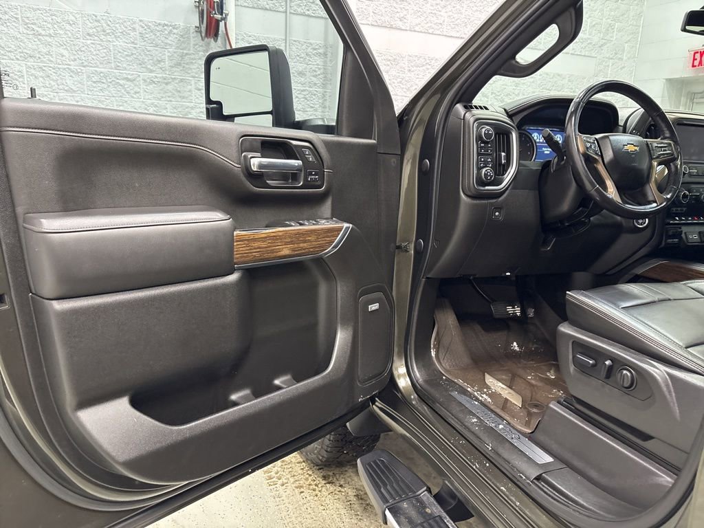 Used 2022 Chevrolet Silverado 3500 High Country w/ Z71 Off-Road Package AWD/4WD image 13