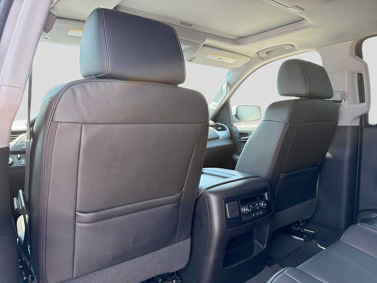 Used 2019 GMC Yukon XL SLT w/ Open Road Package AWD/4WD image 18