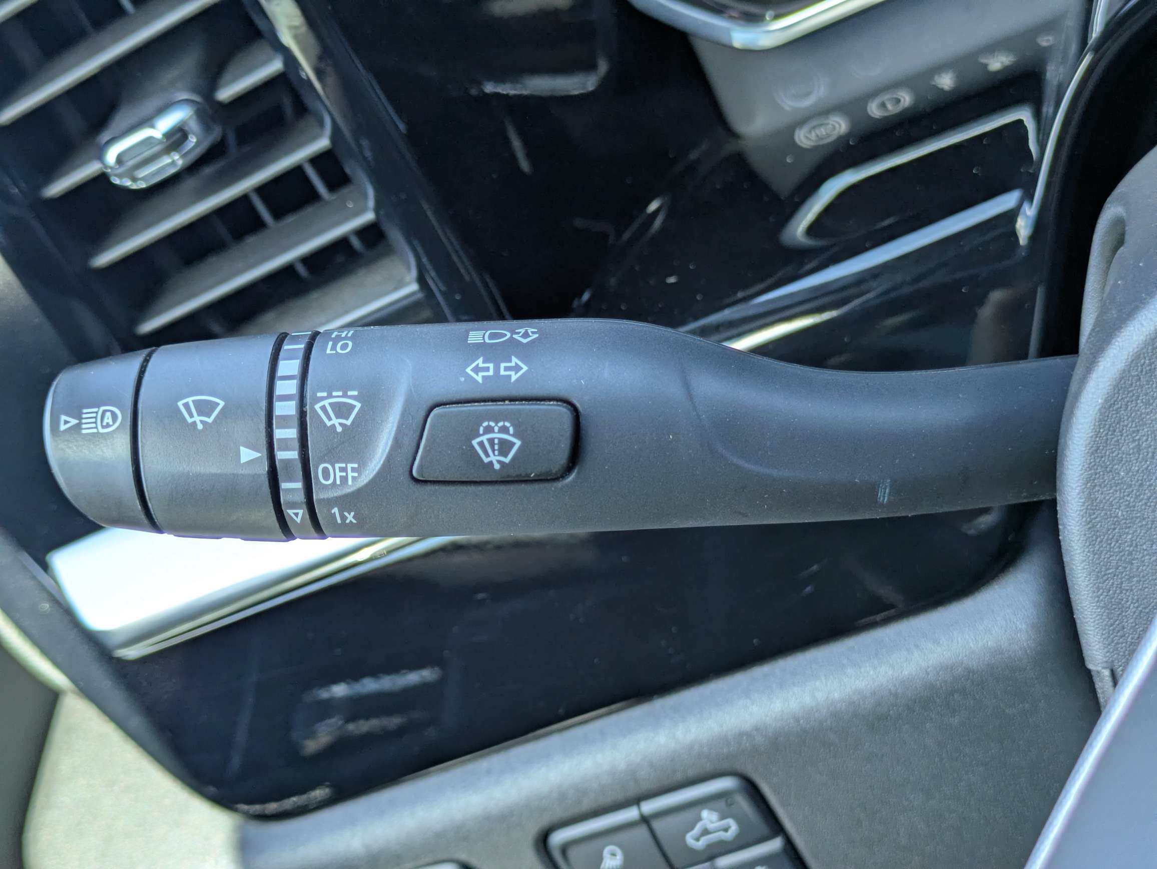 Certified 2025 GMC Sierra 1500 SLT RWD image 16