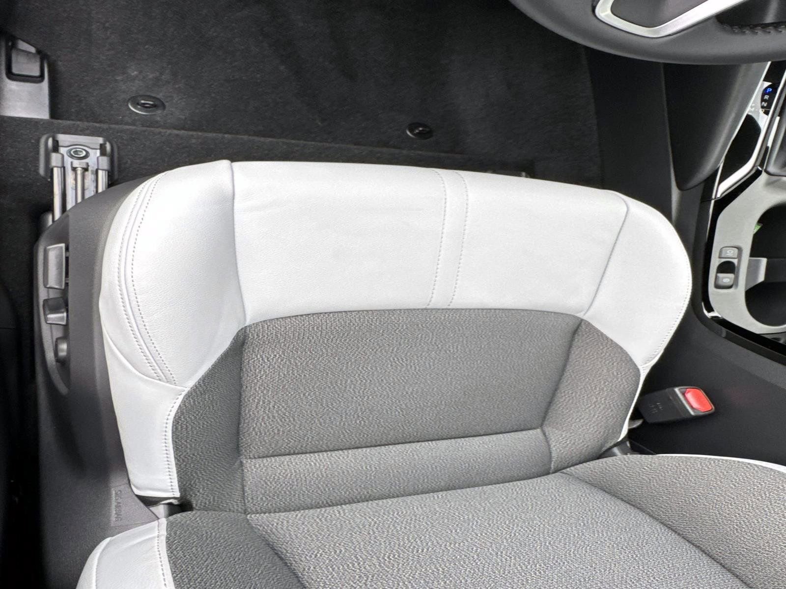 Used 2025 Toyota Corolla XSE image 9