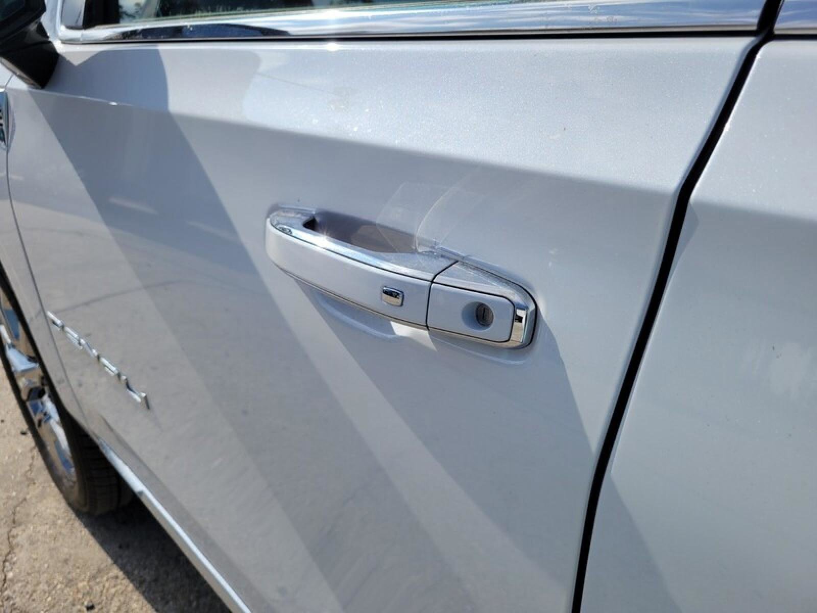 New 2026 GMC Yukon XL Denali image 11