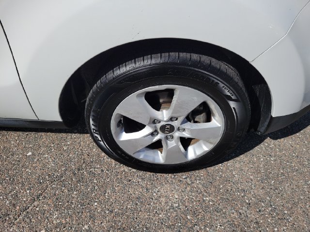 Used 2017 Kia Soul FWD image 6
