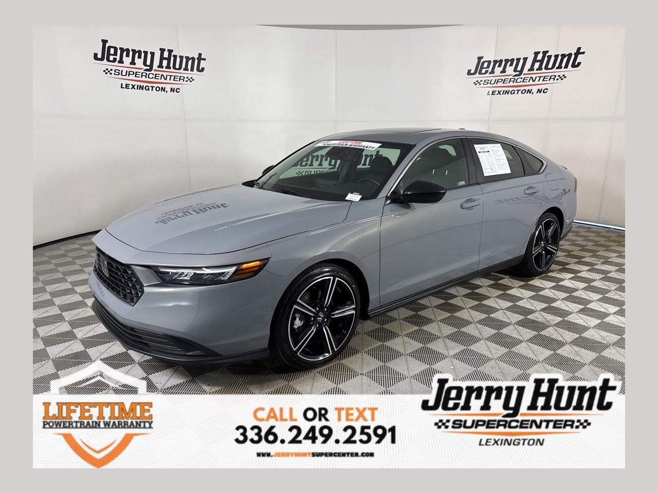 Used 2025 Honda Accord Sport image 1