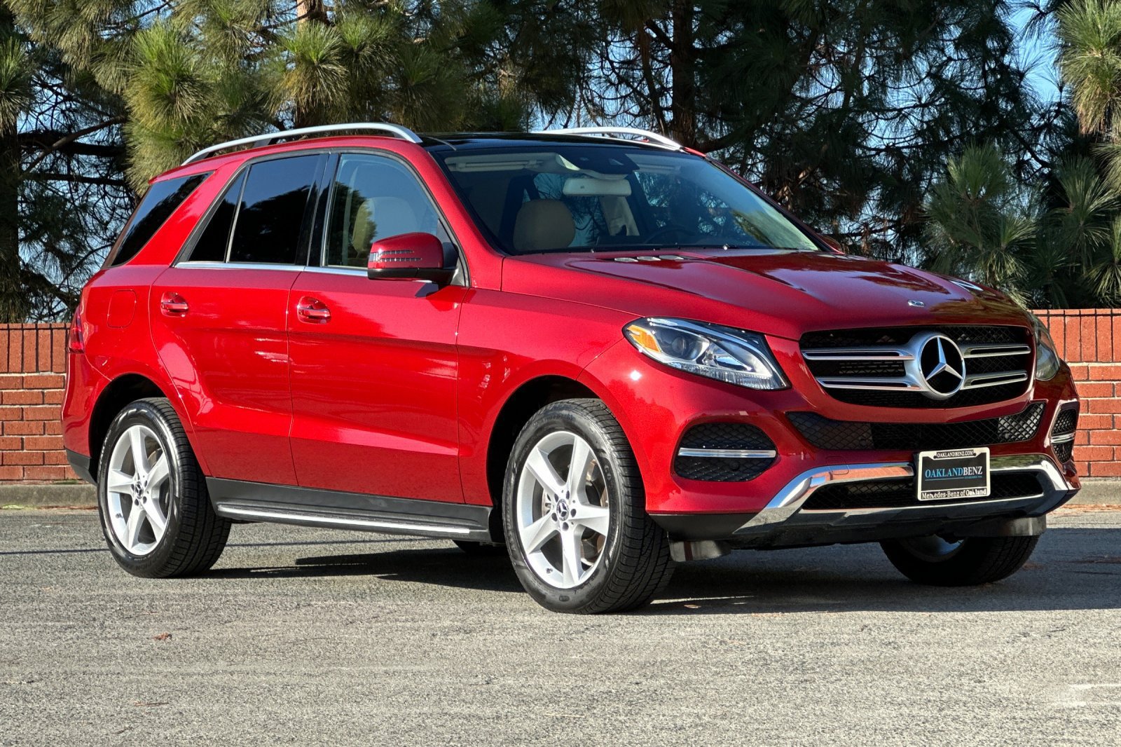 Used 2017 Mercedes-Benz GLE 350 4MATIC image 2