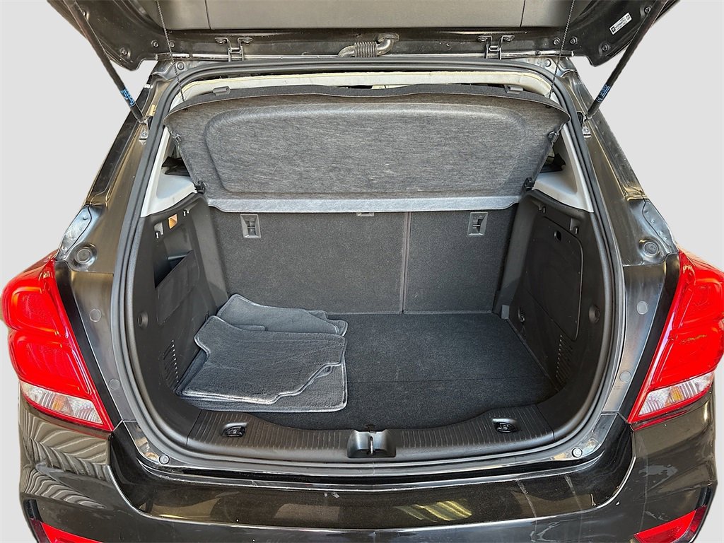 Used 2020 Chevrolet Trax LT w/ LT Convenience Package image 23