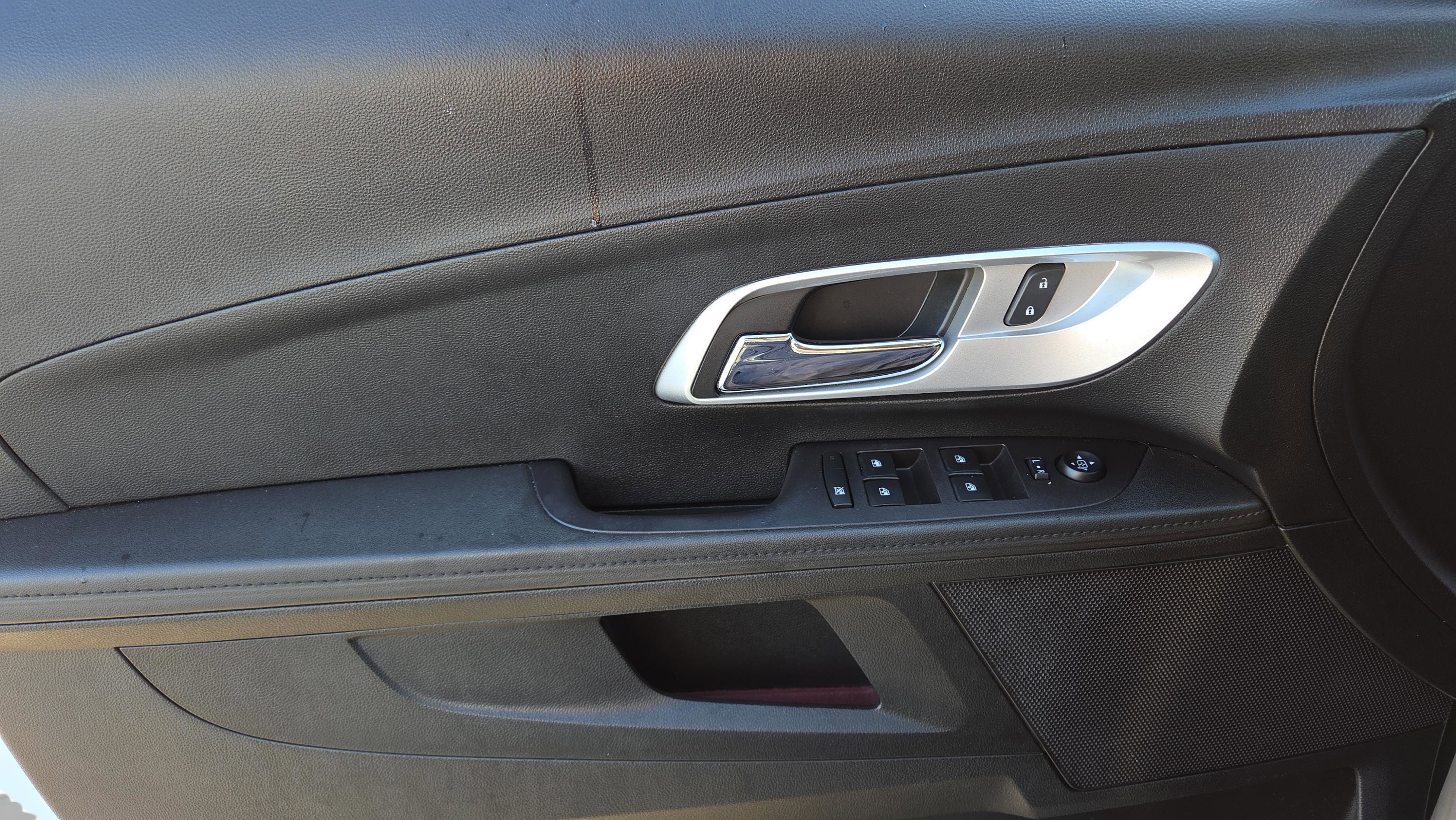 Used 2017 Chevrolet Equinox LS image 37