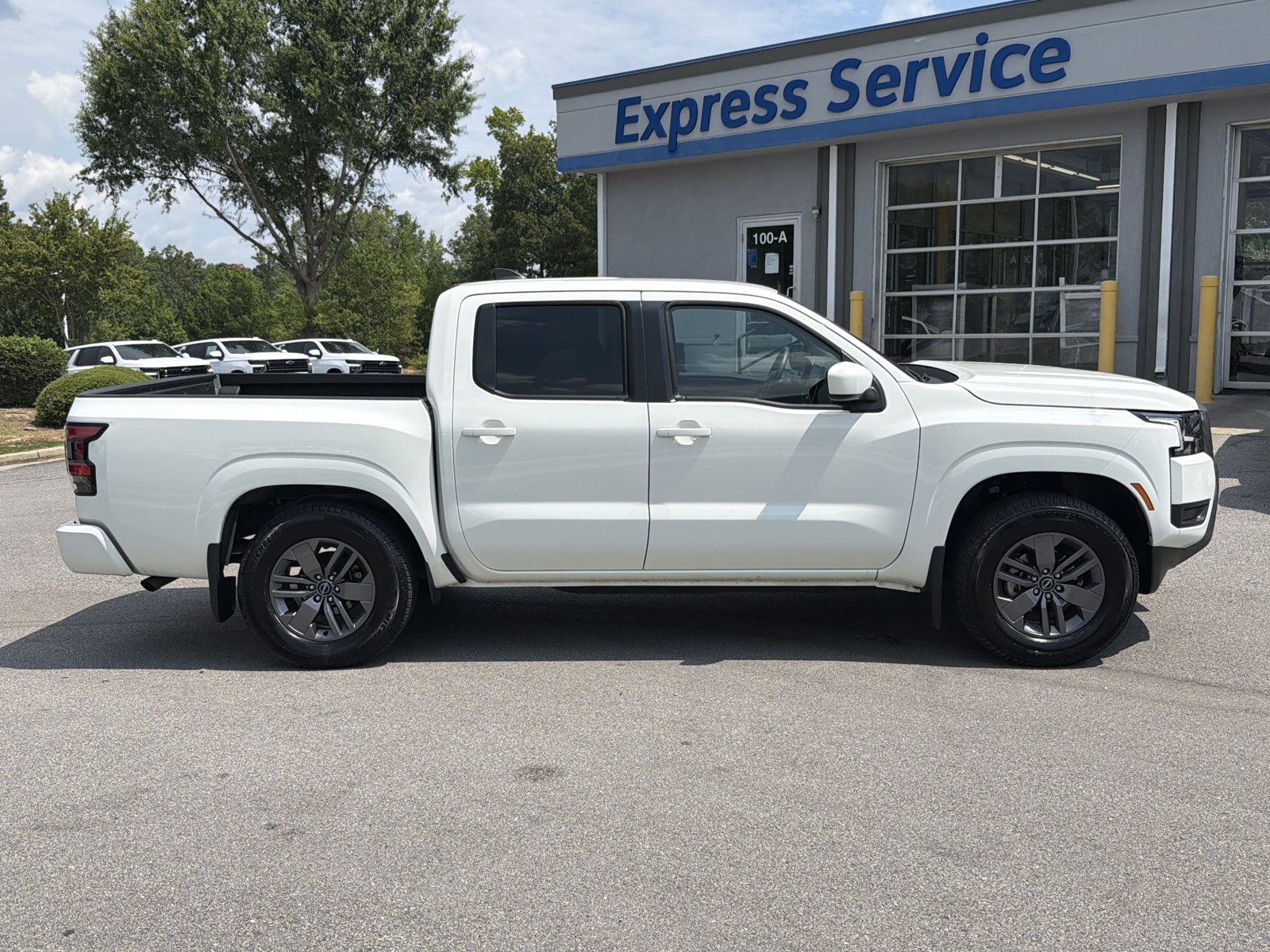 Used 2025 Nissan Frontier SV RWD image 13