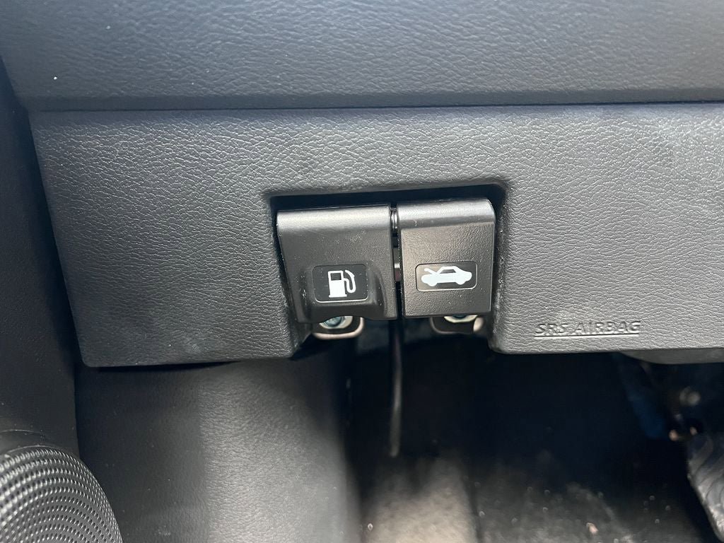 Used 2021 Nissan Kicks SV FWD image 25