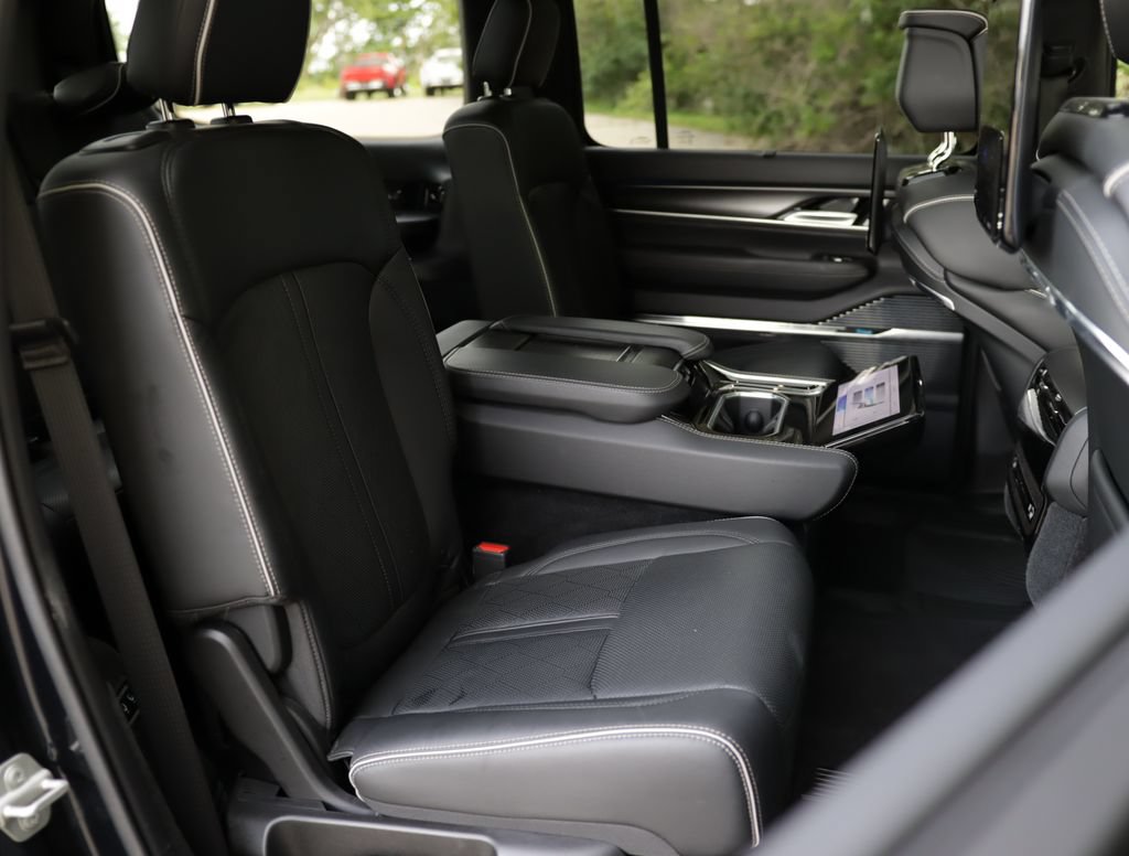 Used 2024 Jeep Grand Wagoneer Series II Obsidian w/ Quick Order Packagew 28T AWD/4WD image 50