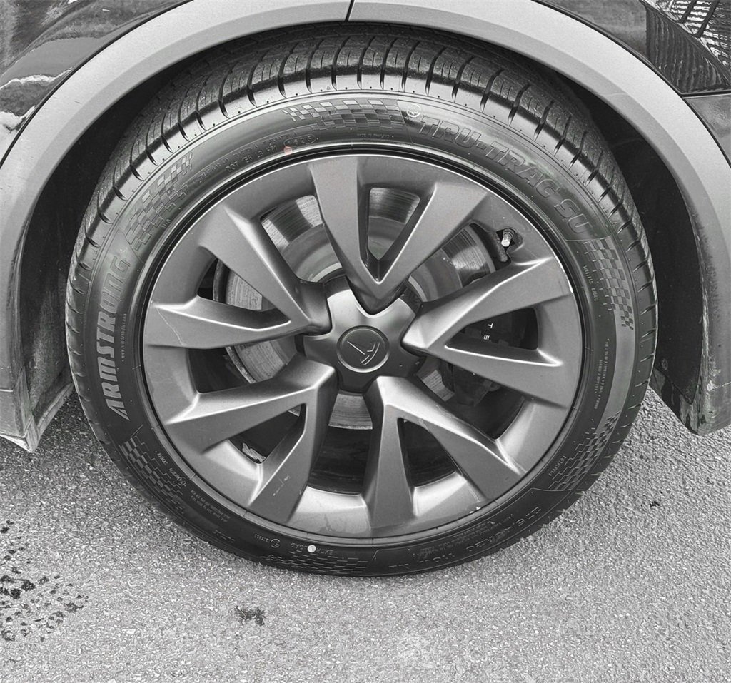 Used 2022 Tesla Model X image 13