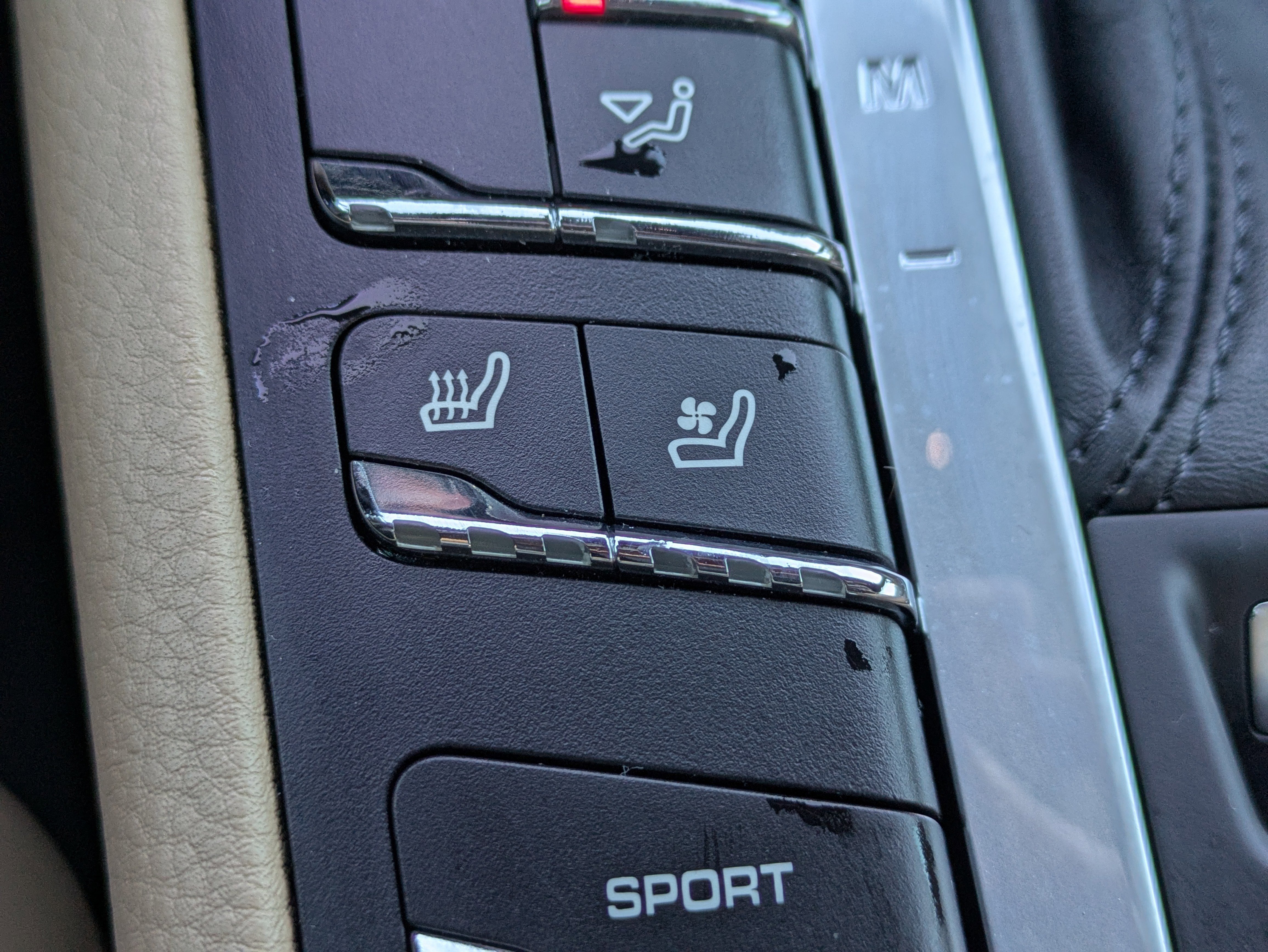 Used 2021 Porsche Macan image 31