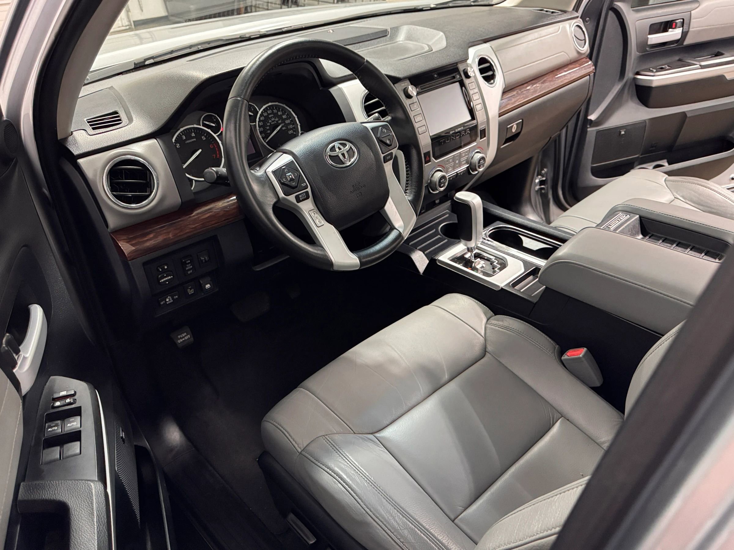 Used 2016 Toyota Tundra Limited image 10