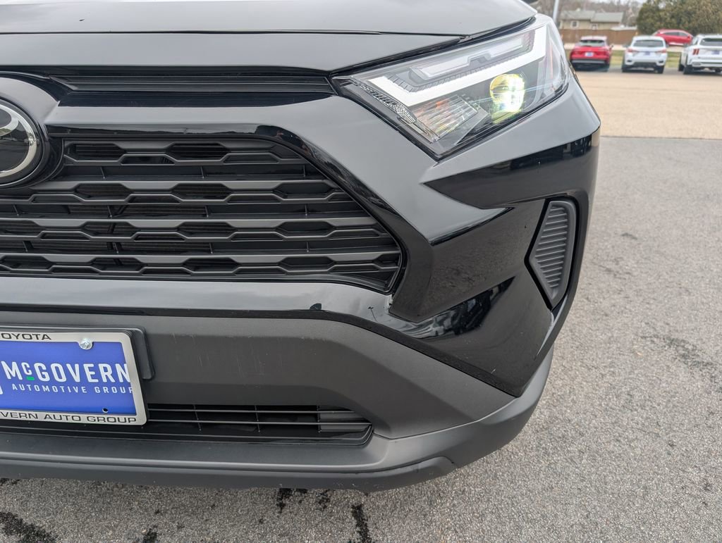 Used 2022 Toyota RAV4 XLE w/ Convenience Package image 11