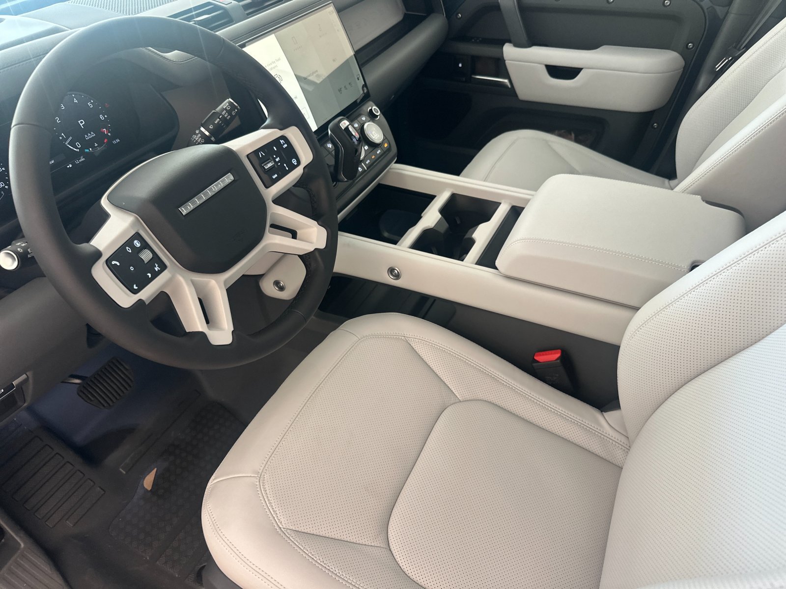 New 2026 Land Rover Defender 110 X-Dynamic SE AWD/4WD image 10