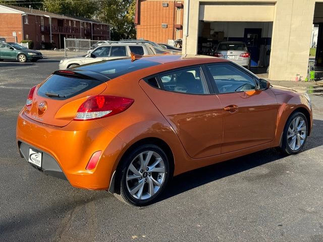 Used 2016 Hyundai Veloster image 8