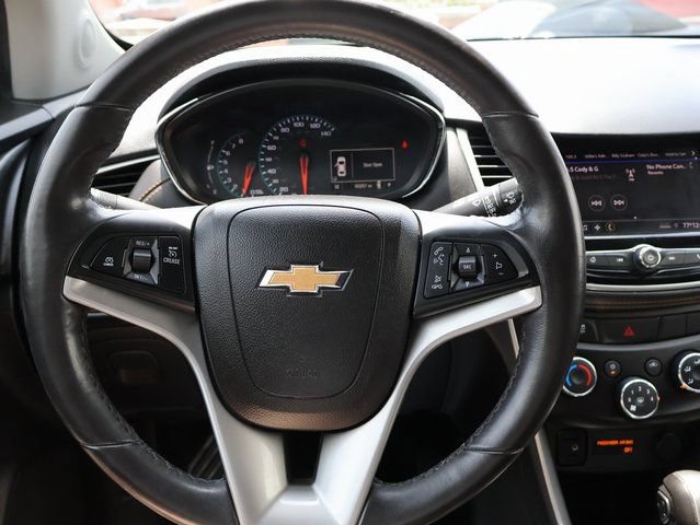 Used 2020 Chevrolet Trax LT w/ LT Convenience Package FWD image 29