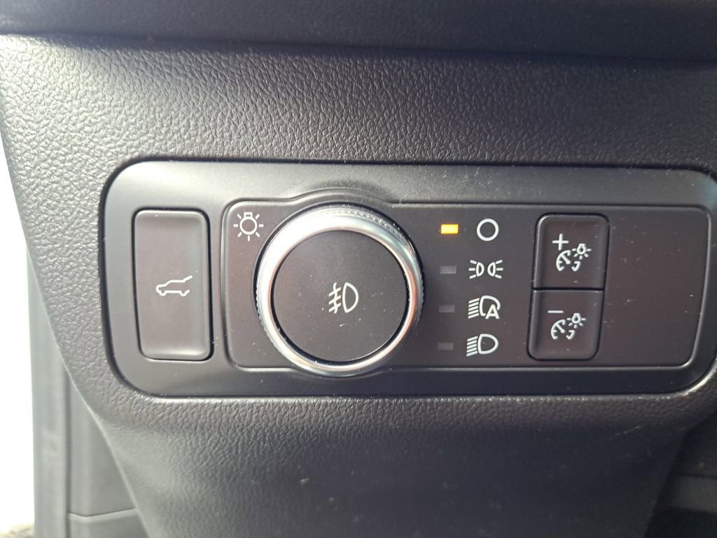 Used 2022 Ford Escape Titanium image 27