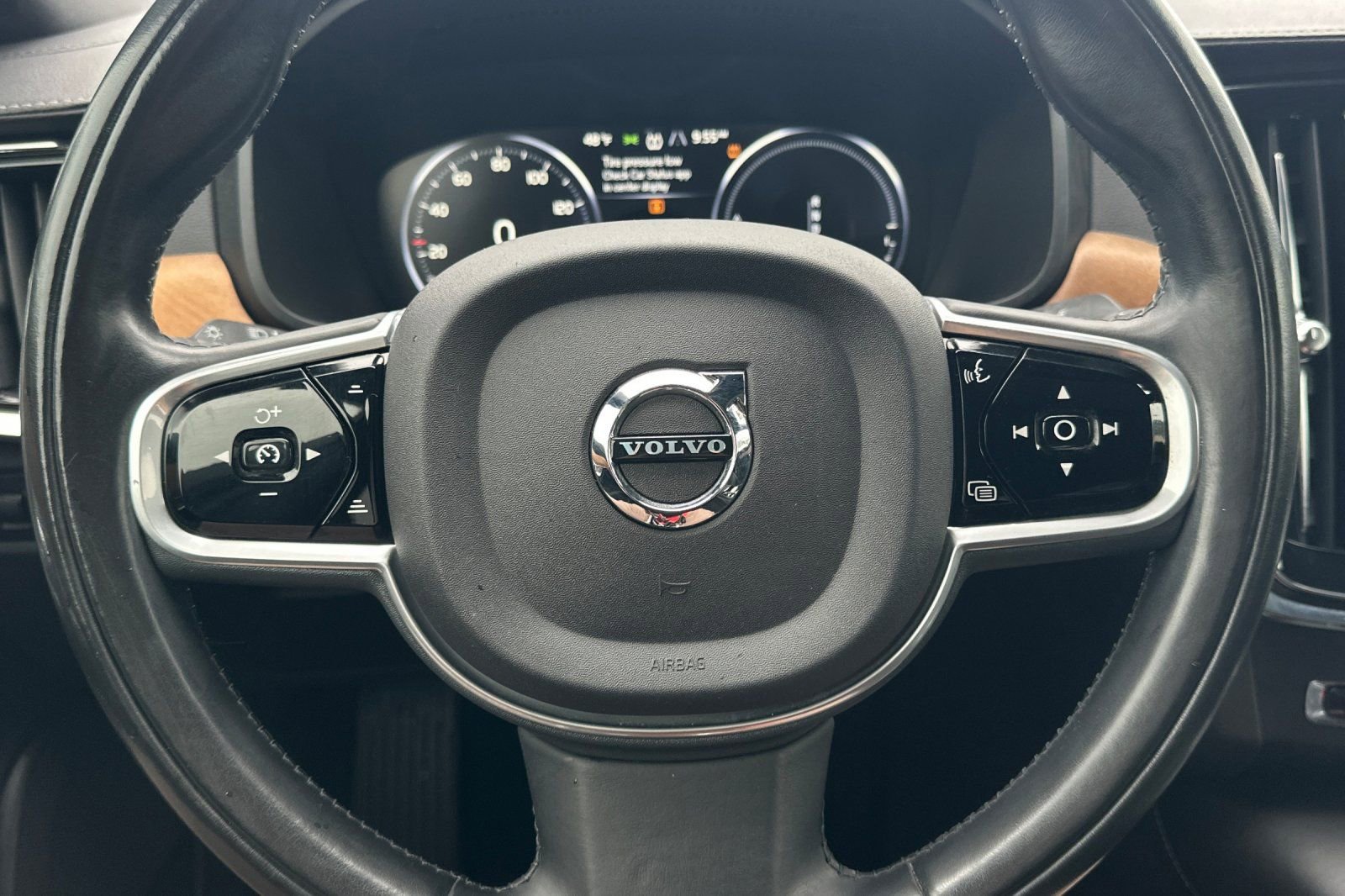 Used 2018 Volvo S90 T8 Inscription w/ Convenience Package image 22