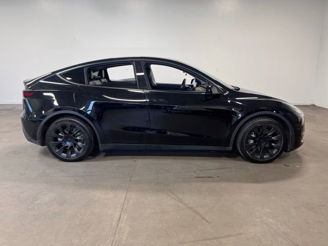 Used 2021 Tesla Model Y Long Range image 2