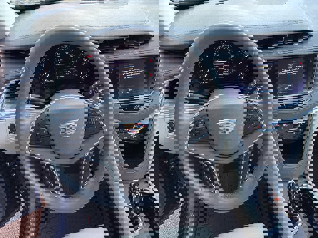 Used 2017 Cadillac XT5 Luxury w/ Driver Awareness Package image 18