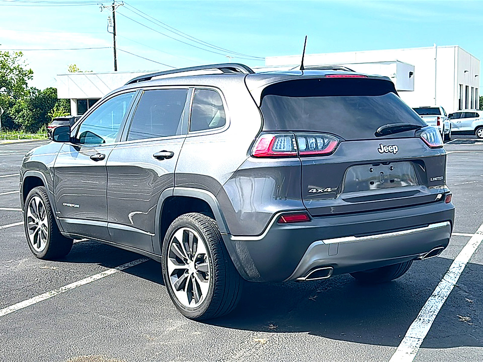 Used 2022 Jeep Cherokee Limited w/ Elite Package image 6