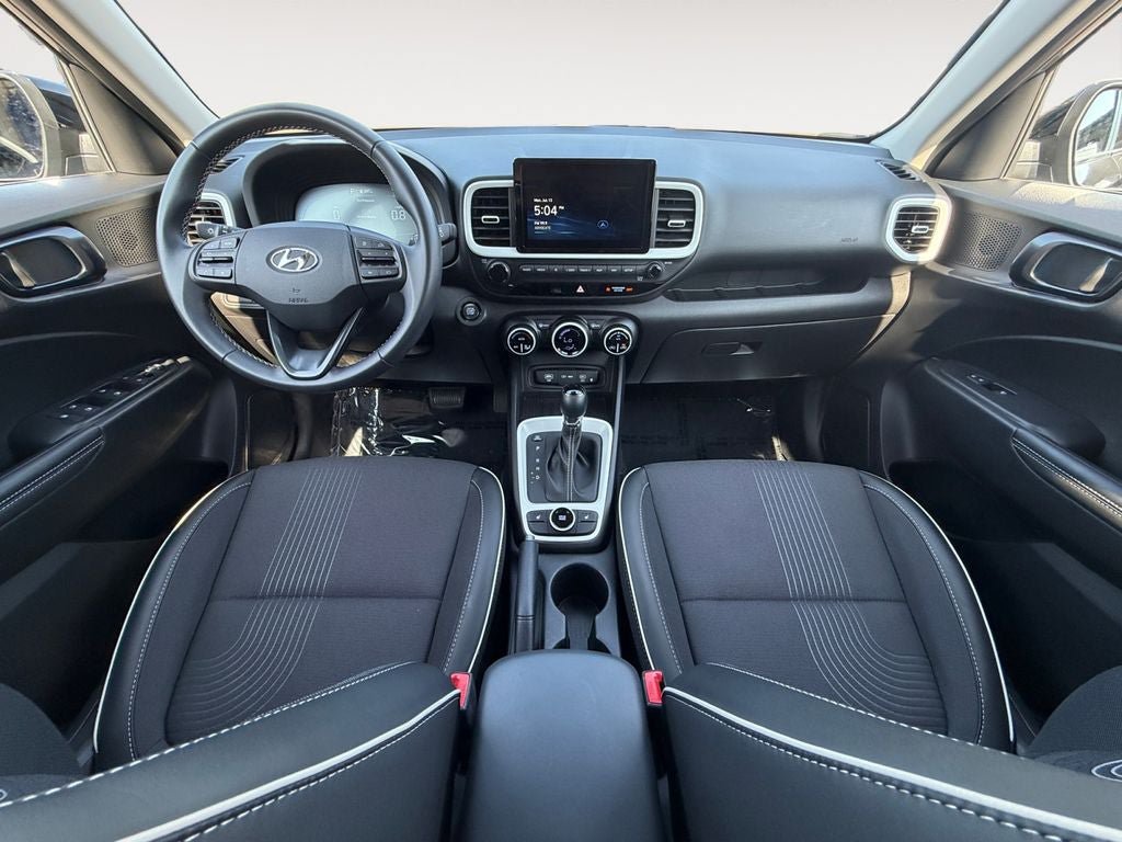 Certified 2025 Hyundai Venue Limited FWD image 11