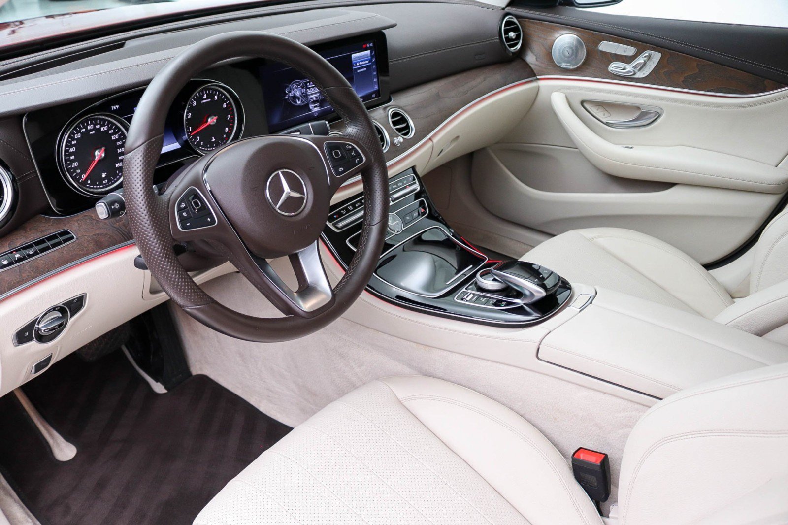 Used 2017 Mercedes-Benz E 300 image 23