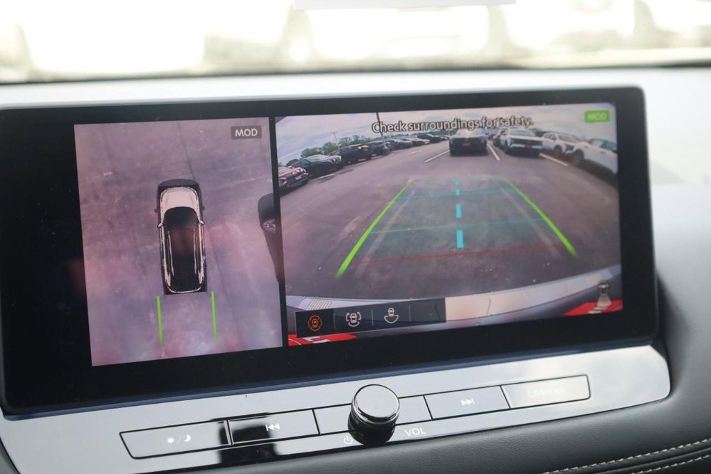 New 2026 Nissan Rogue Platinum image 16