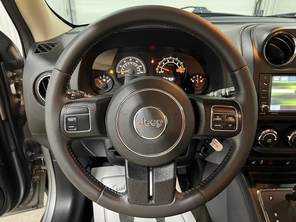 Used 2016 Jeep Patriot Latitude AWD/4WD image 19