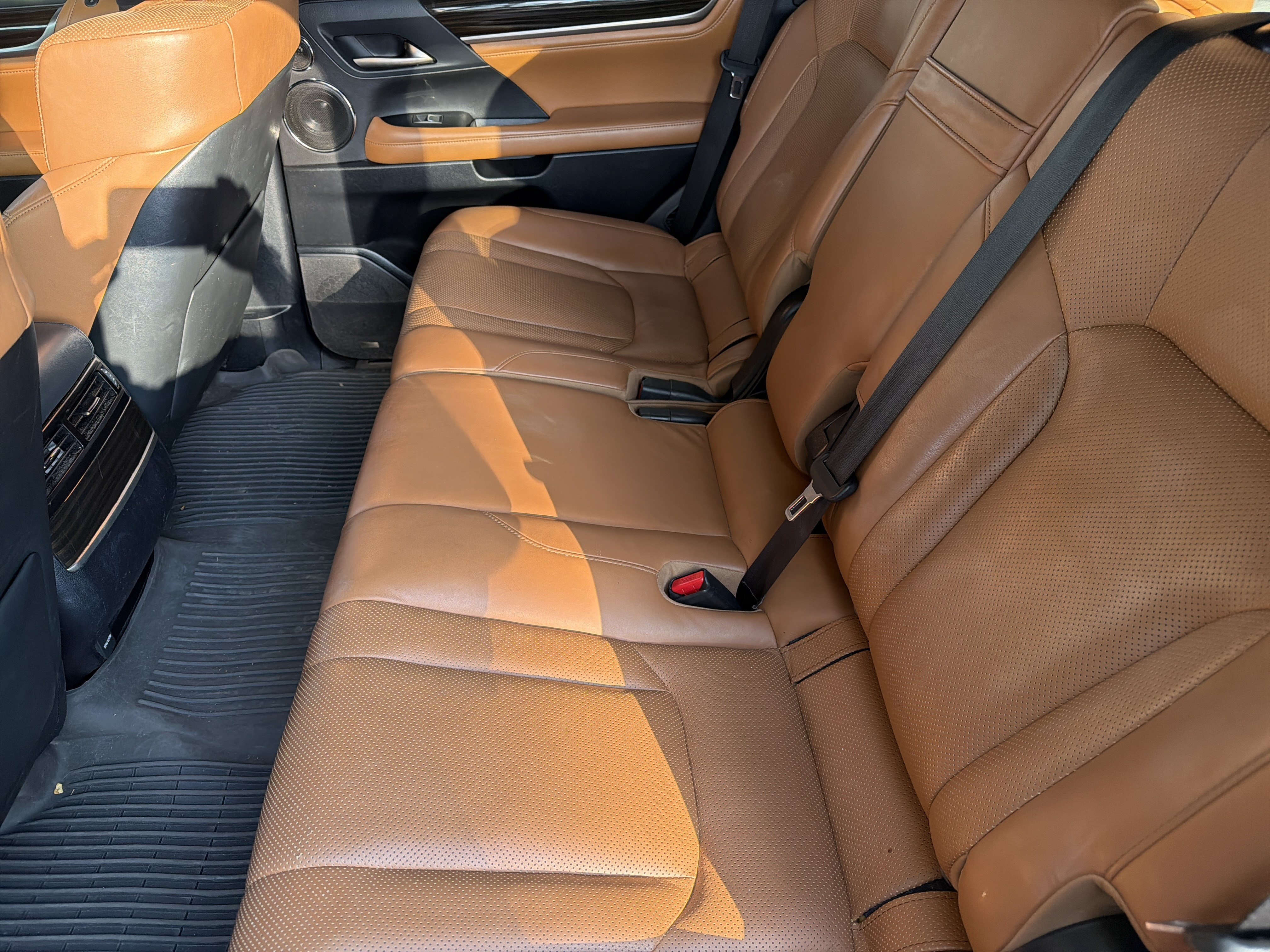 Used 2021 Lexus LX 570 4WD w/ Sport Package image 30