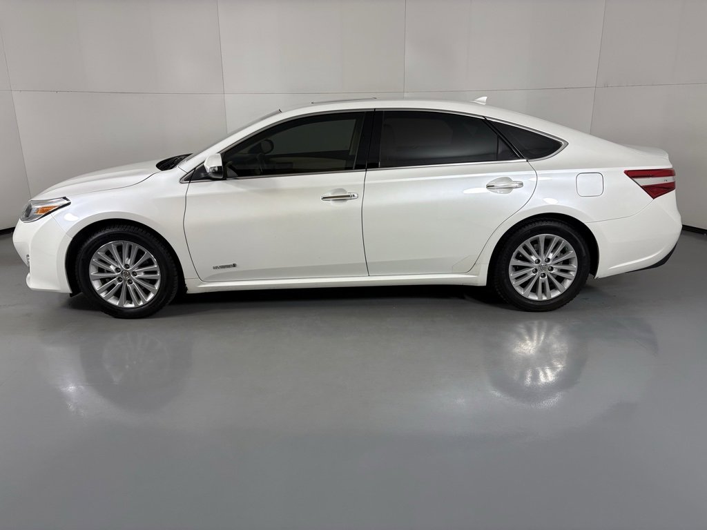Used 2015 Toyota Avalon Limited image 5
