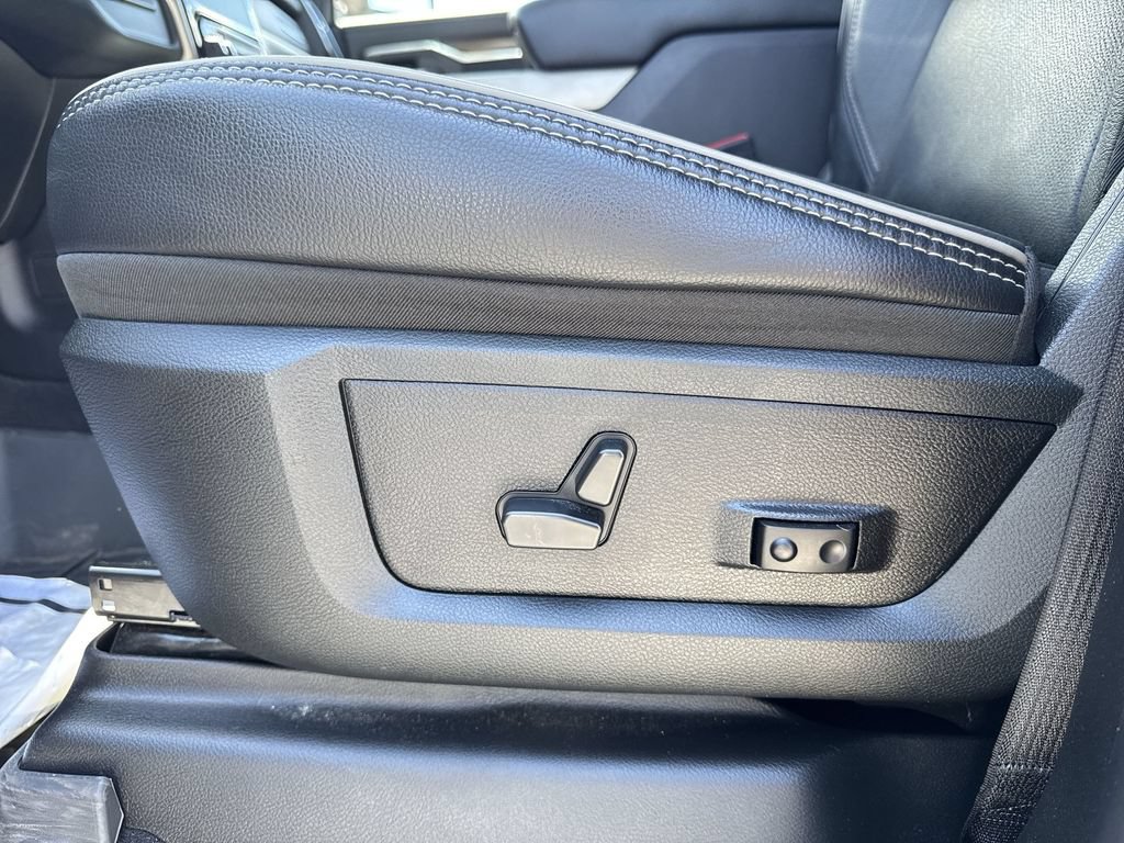 Used 2024 RAM 4500 Laramie AWD/4WD image 12