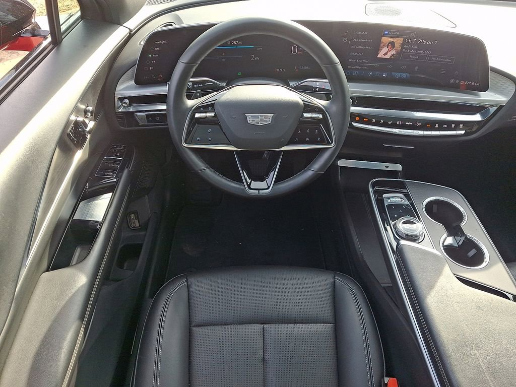 Used 2024 Cadillac Lyriq Luxury AWD/4WD image 11