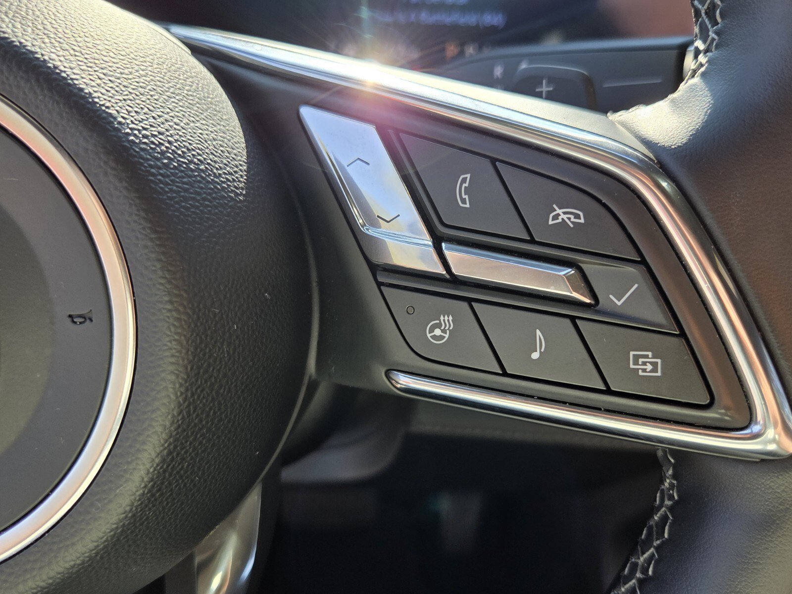 Used 2025 Buick Enclave Preferred FWD image 33