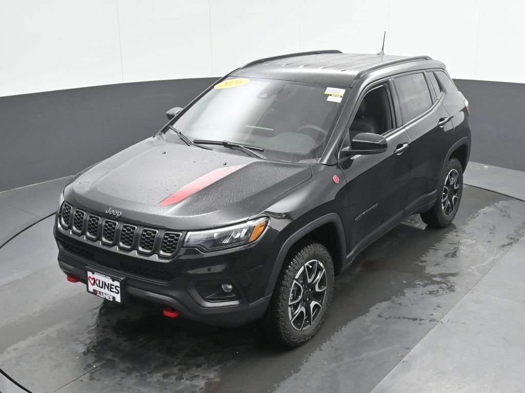 New 2026 Jeep Compass Trailhawk w/ Trailer Tow Group AWD/4WD image 34