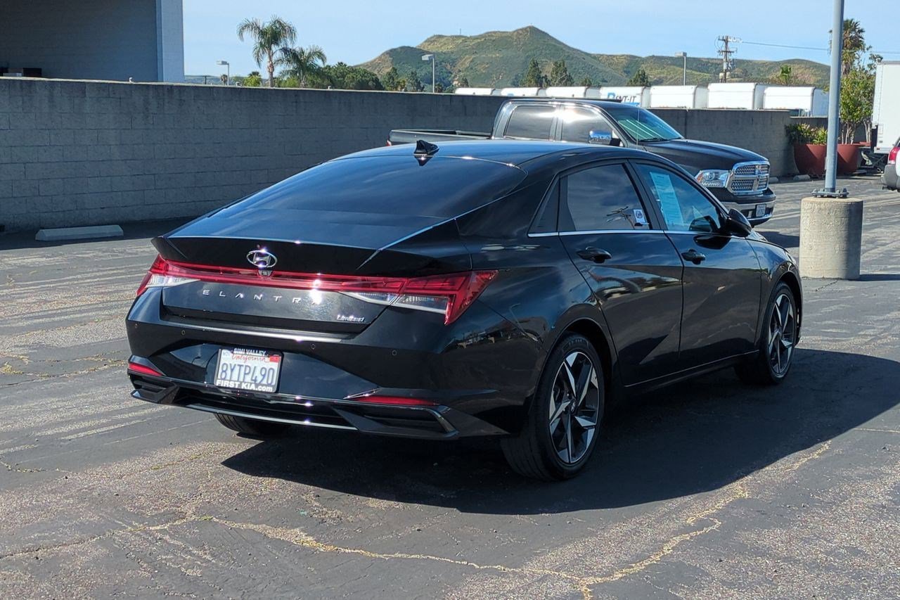 Used 2022 Hyundai Elantra Limited w/ Cargo Package image 6