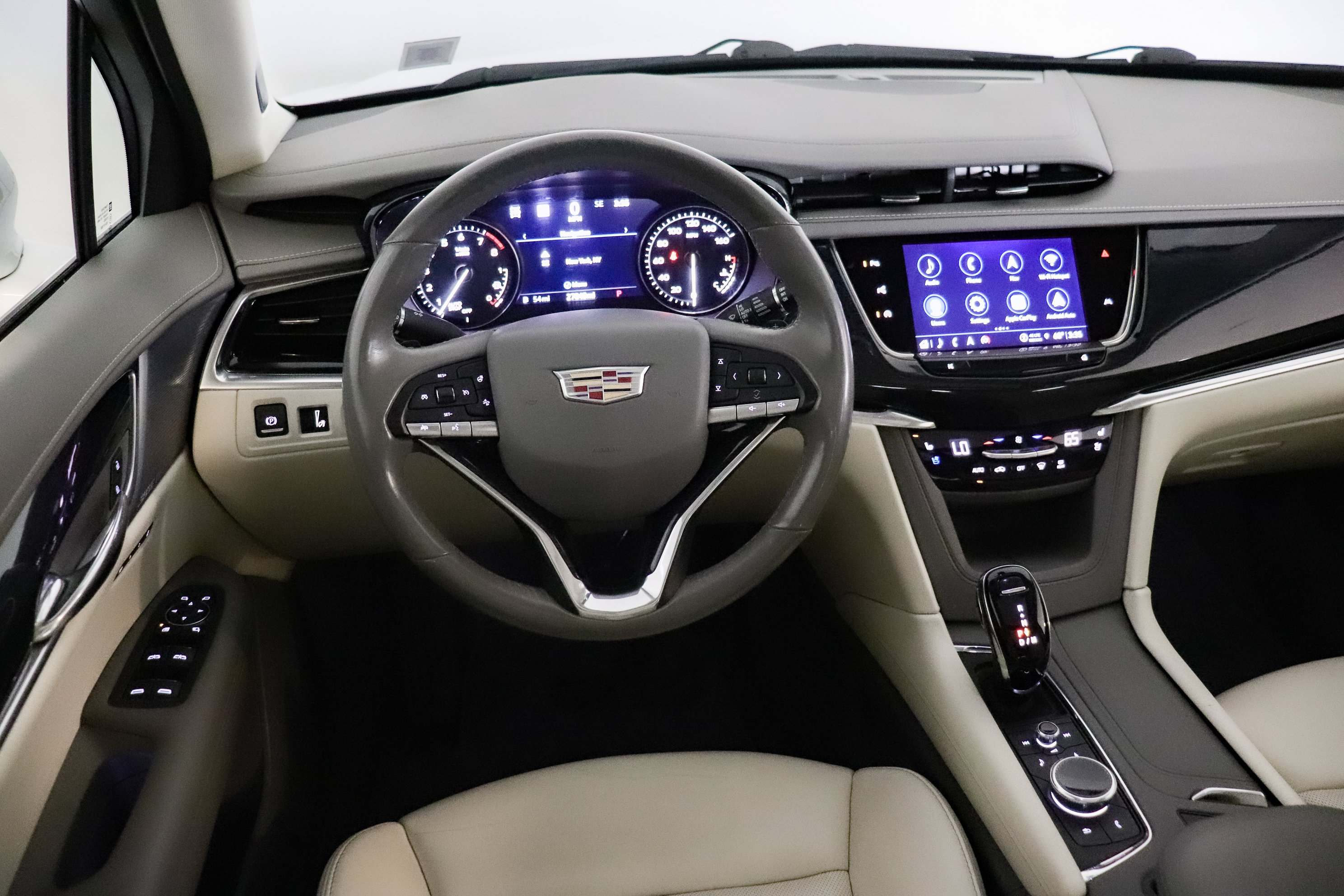 Used 2024 Cadillac XT6 Premium Luxury w/ Technology Package AWD/4WD image 24