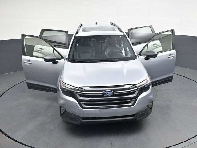 Used 2025 Subaru Forester Limited AWD/4WD image 38