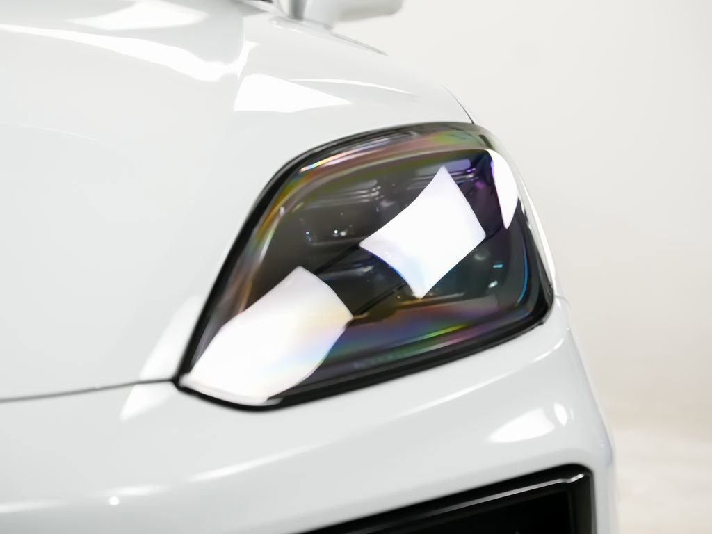 New 2026 Porsche Cayenne GTS AWD/4WD image 7