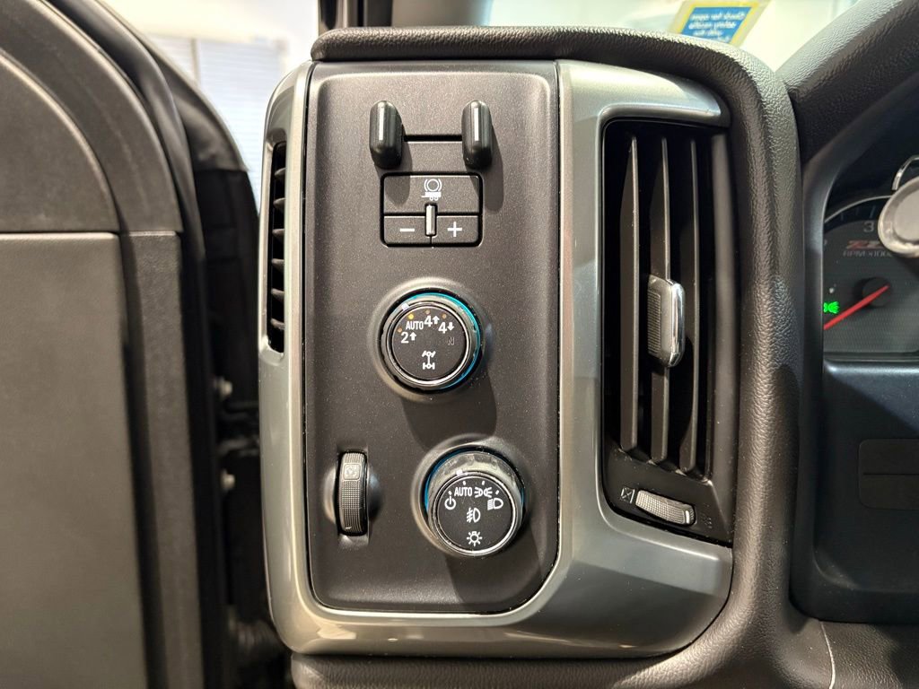 Used 2019 Chevrolet Silverado 1500 LT w/ All Star Edition image 20