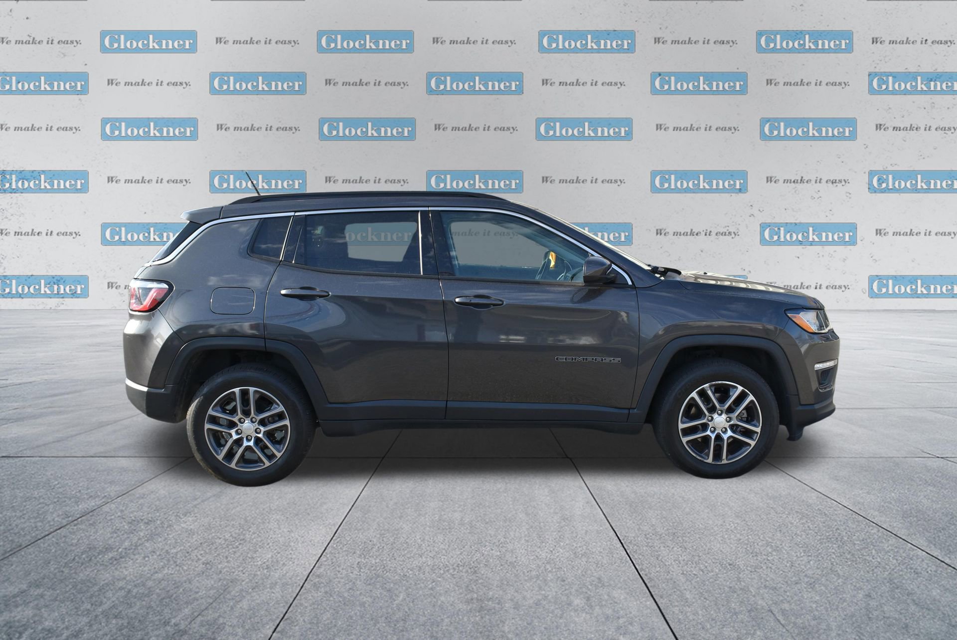 Used 2018 Jeep Compass Latitude w/ Cold Weather Group image 3