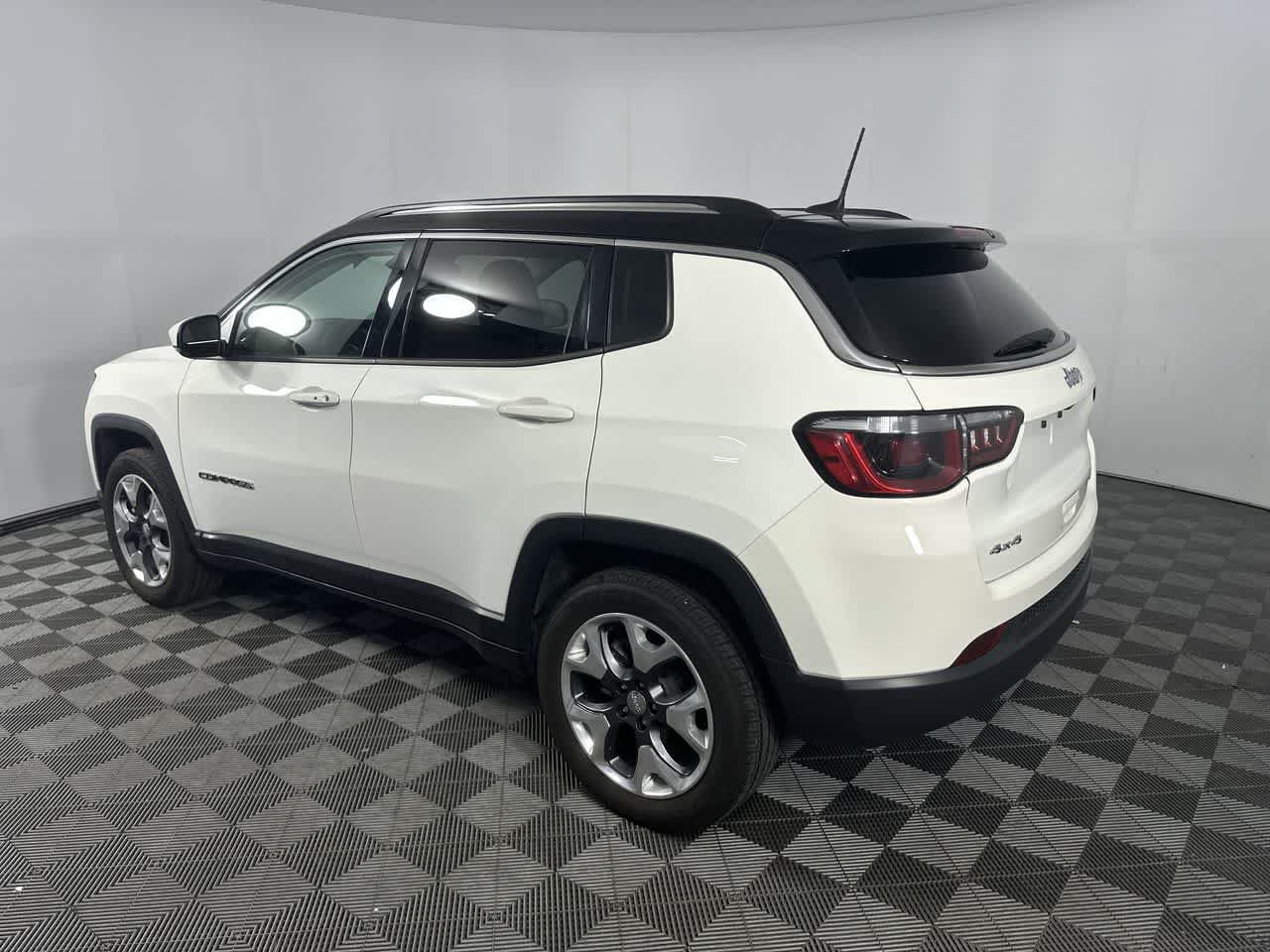 Used 2020 Jeep Compass Limited AWD/4WD image 6