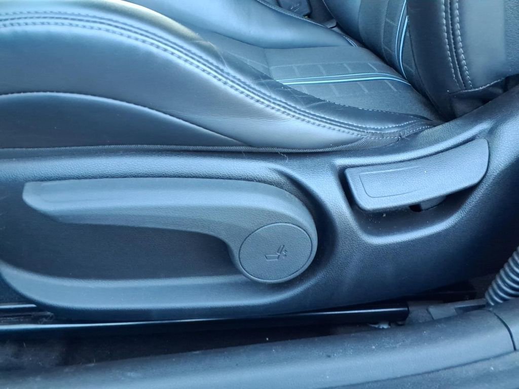 Used 2021 Hyundai Veloster N image 25