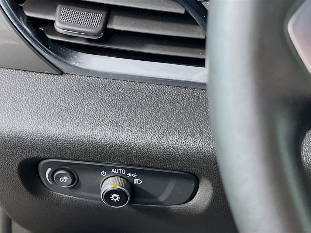 Certified 2023 Chevrolet Traverse LT image 9