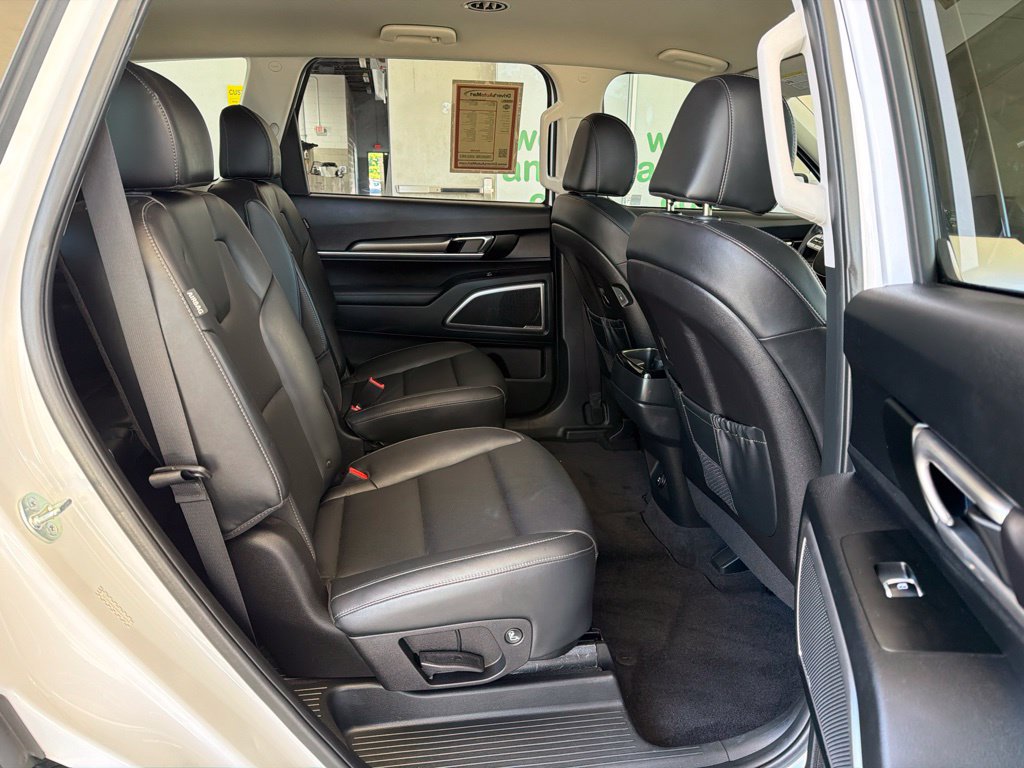 Used 2024 Kia Telluride S FWD image 30