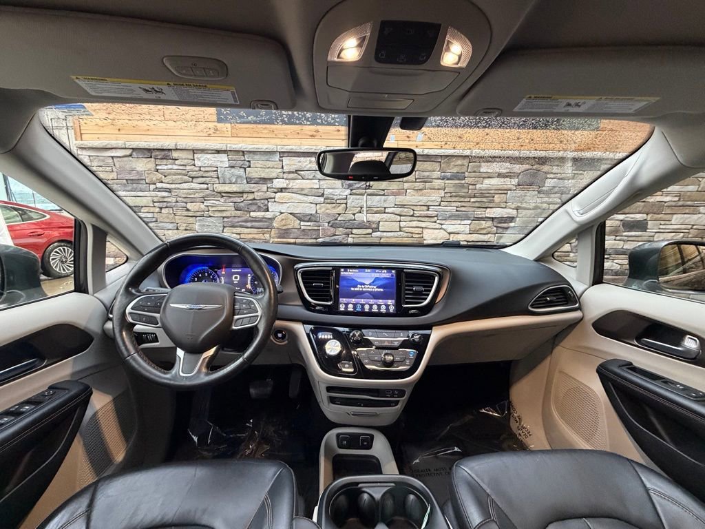 Used 2019 Chrysler Pacifica Touring-L Plus image 16