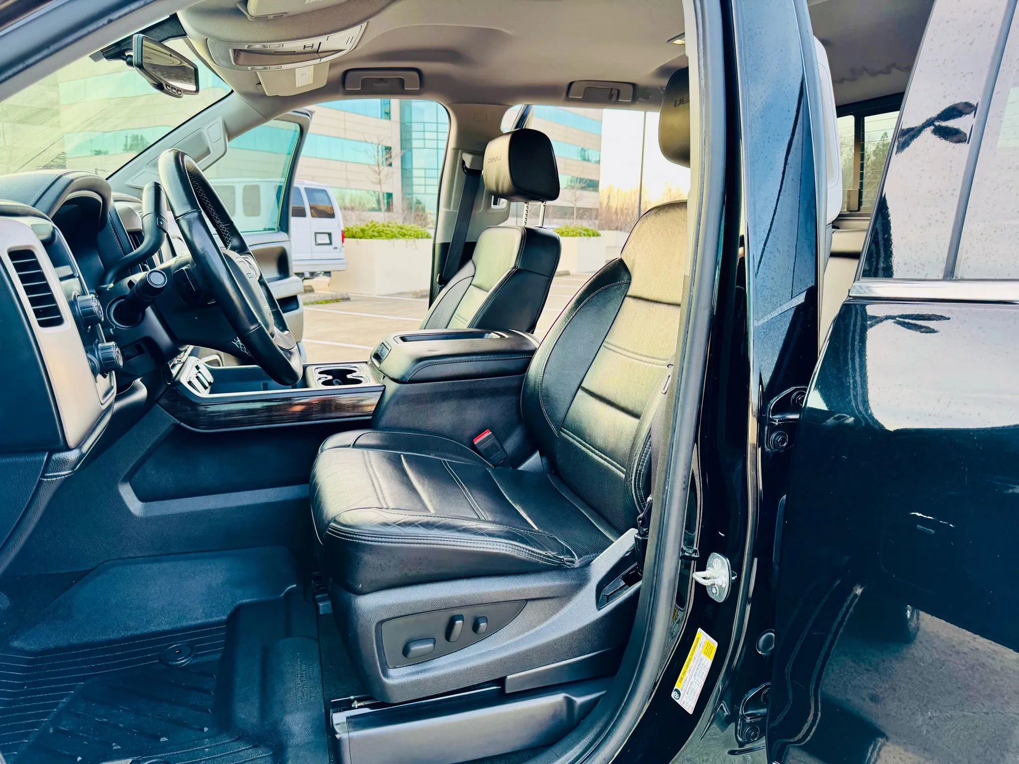 Used 2014 GMC Sierra 1500 Denali image 21