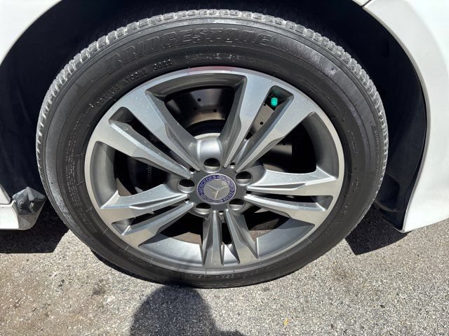 Used 2014 Mercedes-Benz E 250 BlueTEC Sedan image 8