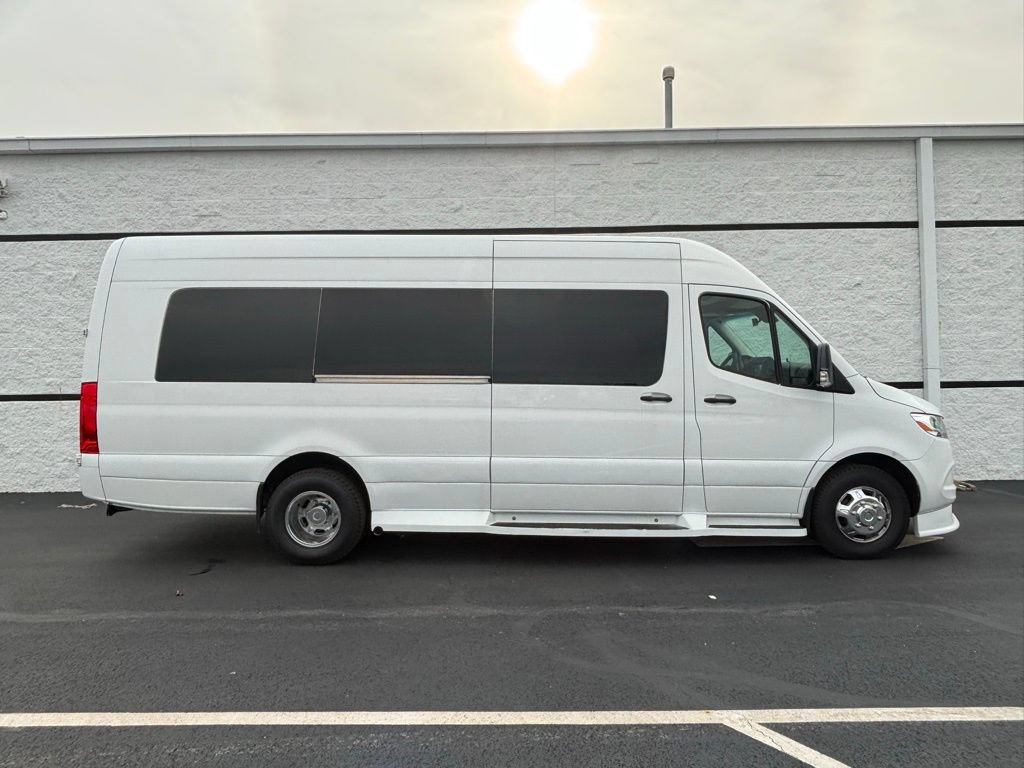 Used 2019 Mercedes-Benz Sprinter 170 w/ Driver Convenience Package image 7