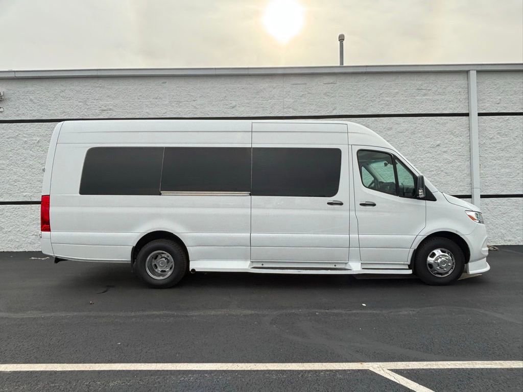 Used 2019 Mercedes-Benz Sprinter 170 w/ Driver Convenience Package image 7